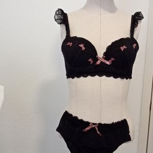 Padded bra and panties set 32B black w/black bows